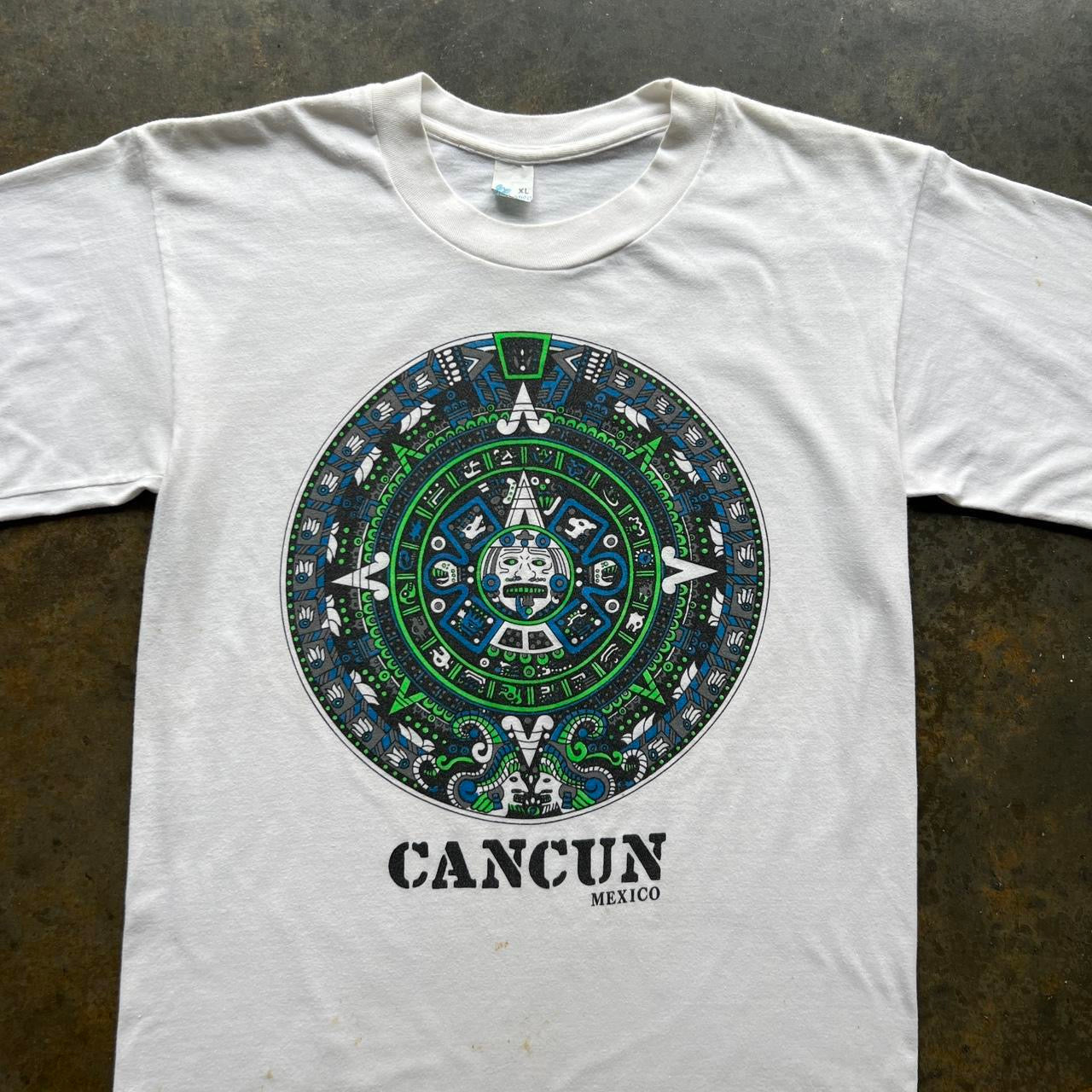 Vintage 90s Cancun Mexico Aztec Calendar Tee / fits like M