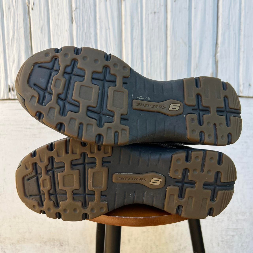 Size Men’s 9 | Brown Leather Skechers Memory Foam Shoes